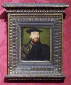 Ecclésiastique à barbe châtain, robe noire, barrette noire by Corneille de Lyon