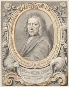 Portret van Johannes (Jan) van Bronkhorst in omlijsting met bloemen en twee vogels by Tako Hajo Jelgersma