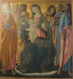 Madonna in trono col Bambino e i Santi Pietro, Sebastiano, Giovanni Battista, Sigismondo, Bernardino e Paolo by Neroccio di Bartolomeo de' Landi